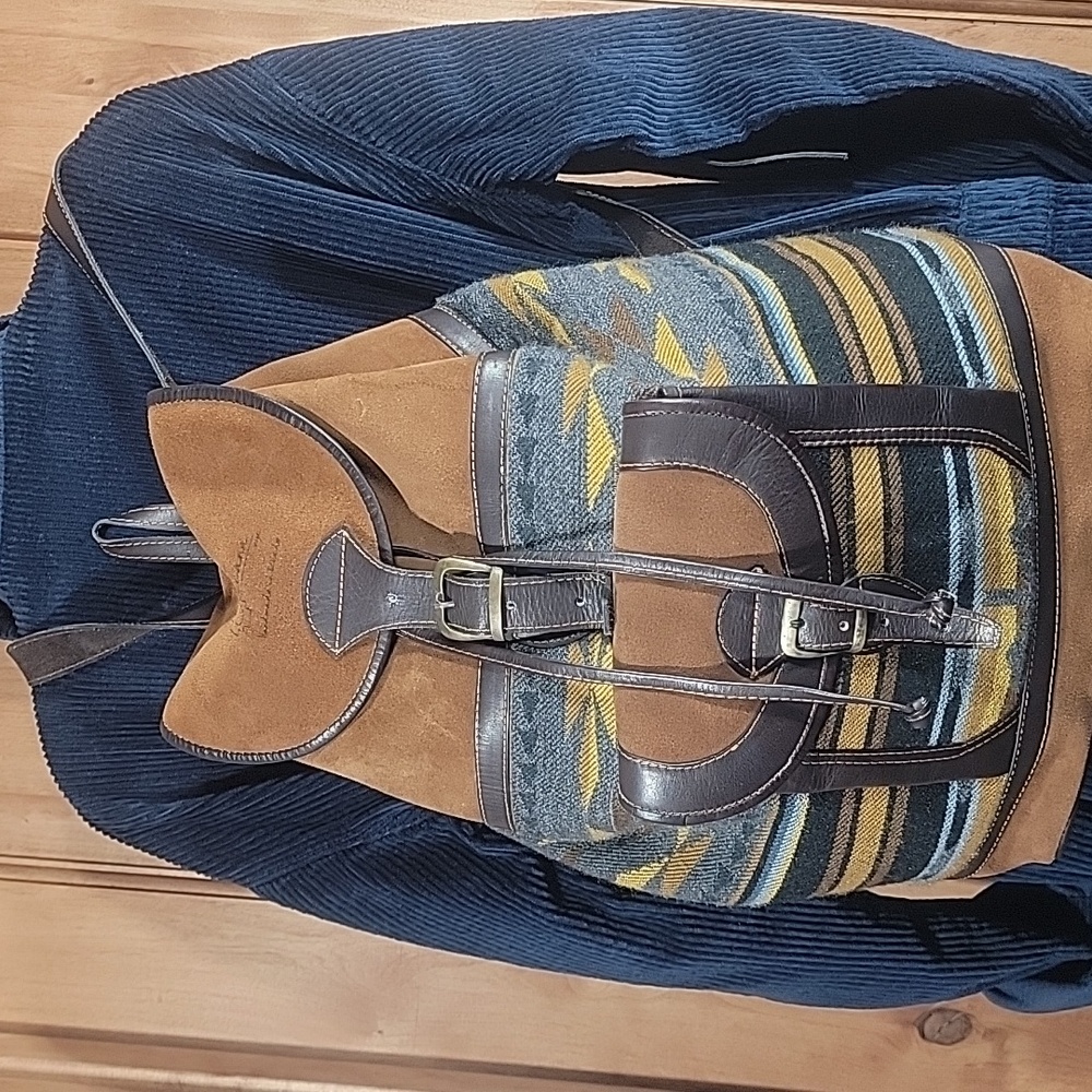 Handmade Leather & Wool Backpack - Picture 2 of 14